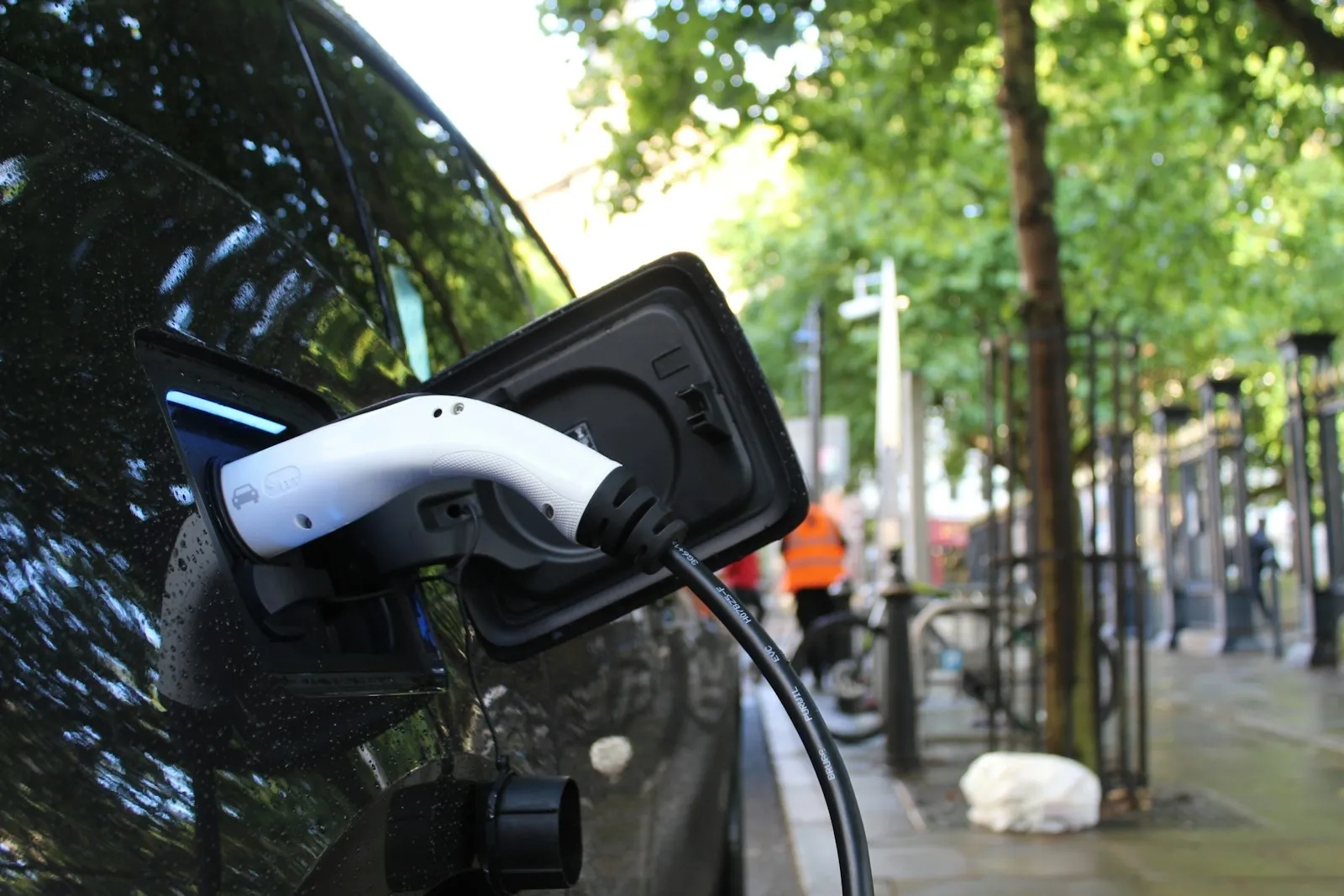 Costo per 100 km di un'auto elettrica in ricarica